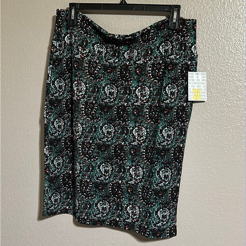 Lularoe Cassie skirt 3xl. NWT